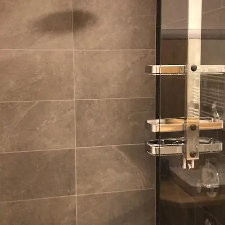 Birklstueberl Restaurant Und Apartman *