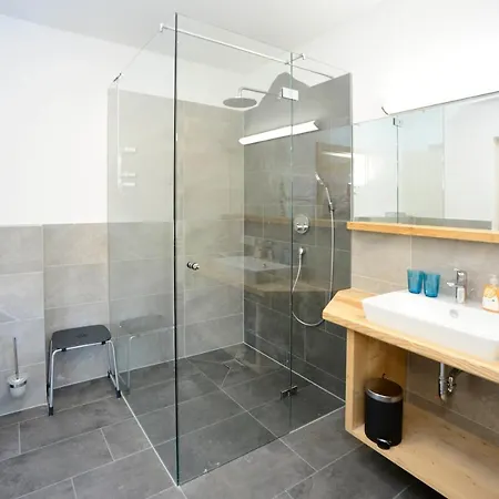 Birklstueberl Restaurant Und アパート *